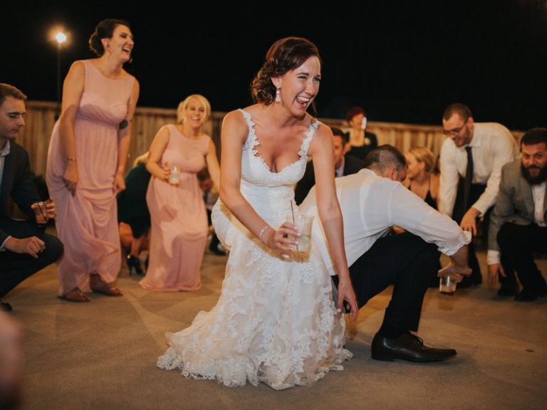 bride-dancing-on-dance-floor