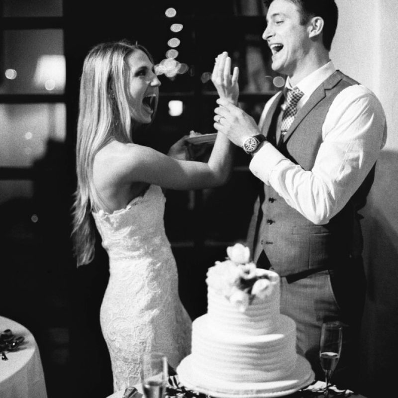 happy-couple-cake-cutting